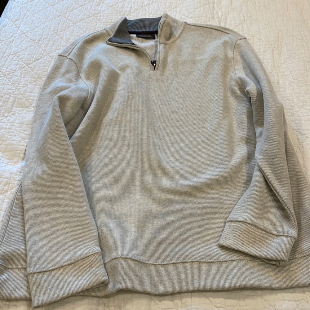 Tasso Elba Men’s sweater. slightly used. Size Large.